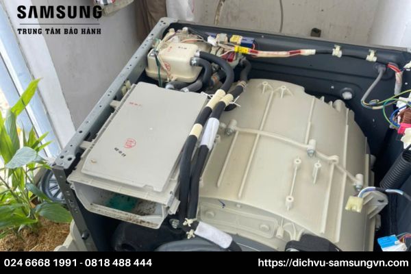 may giat samsung rung lac 3 Khi nào nên liên hệ thợ sửa chữa máy giặt Samsung rung lắc