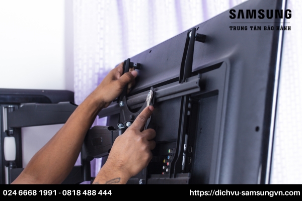 sua tivi samsung tai nha 2 Lý do bạn nên chọn sửa tivi Samsung tại nhà