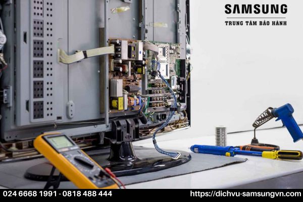 thay man hinh tivi samsung 3 Thay màn hình tivi Samsung tại trung tâm sửa chữa bảo hành Samsung