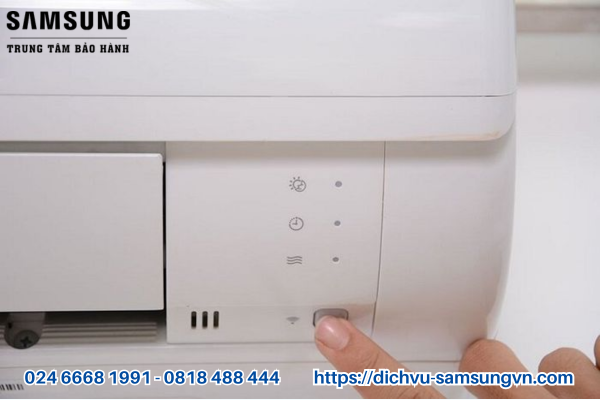 Máy lạnh Samsung báo lỗi chớp đèn 2 Động cơ quạt có thể bị hỏng