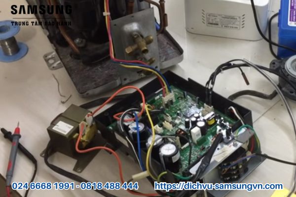 sua bo mach tu lanh samsung 3 Giá sửa bo mạch tủ lạnh Samsung là bao nhiêu